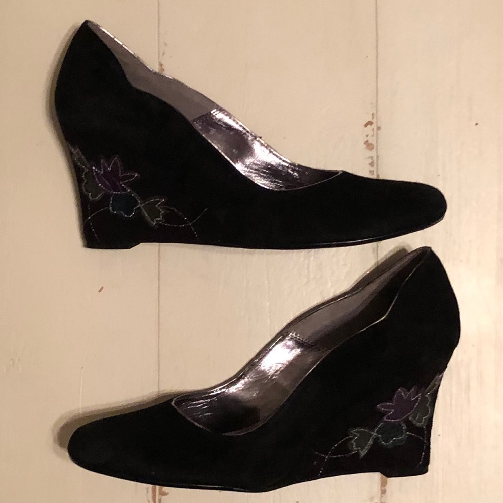 Sam & Libby Floral Detail Suede Wedges